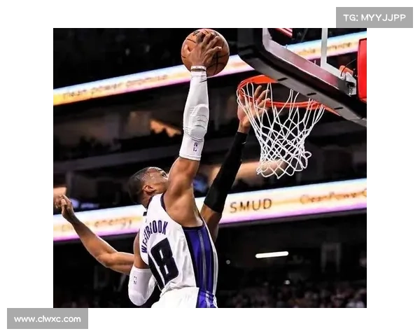 拉塞尔·威斯布鲁克2015赛季创下历史三双纪录突破常规，打破NBA多项传奇数据